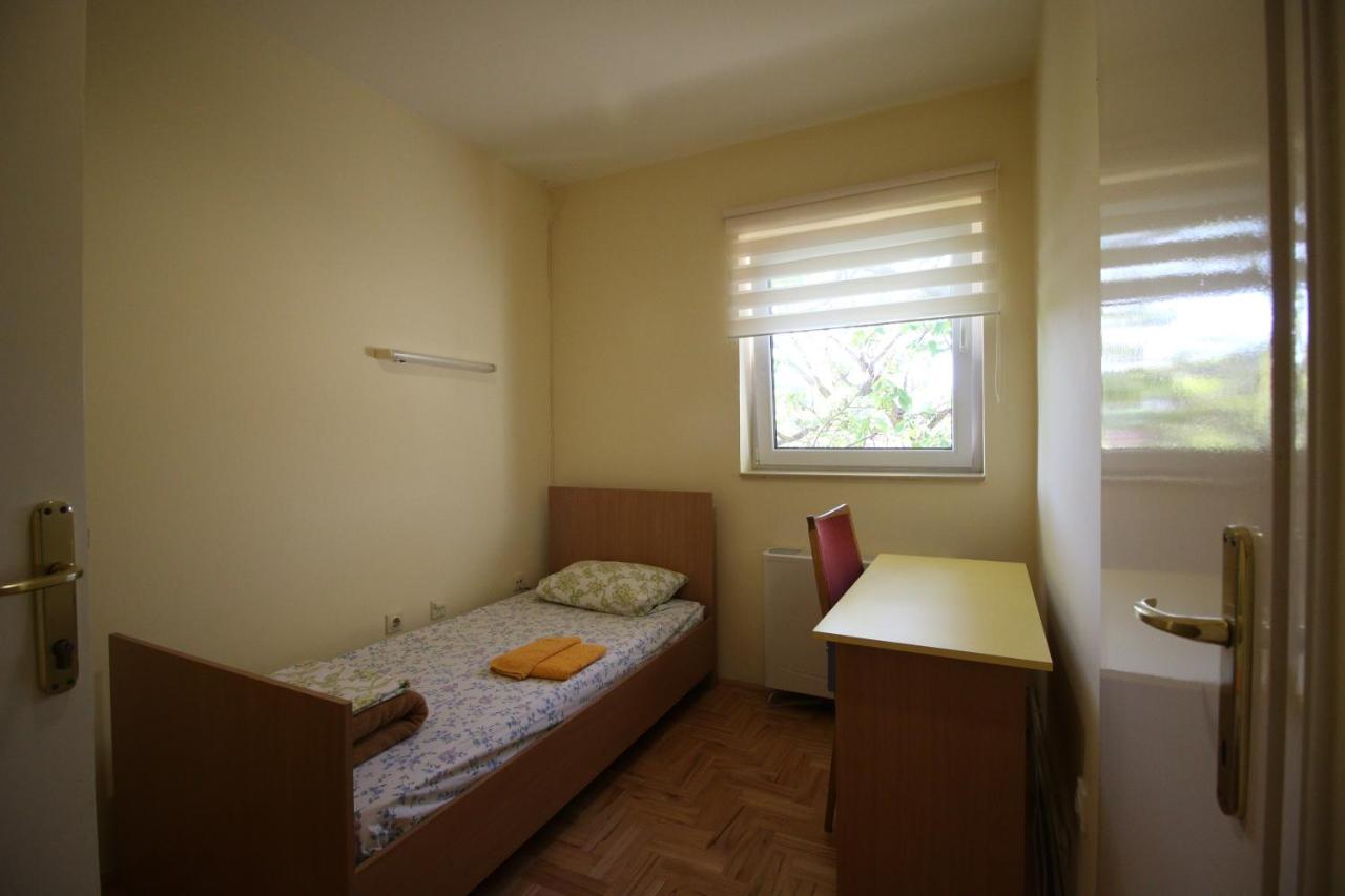 Hostel Teresianum Aleksinac Exterior foto